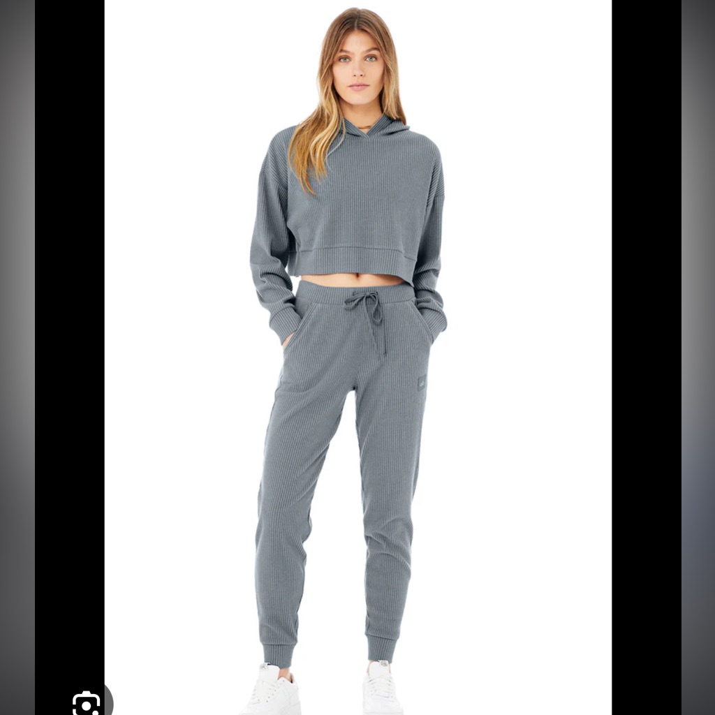 Alo Yoga Muse Set
